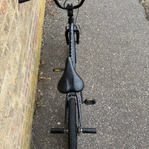 PIRANHA MERCY BMX IN GREY AND BLACK WITH MAT BALCK REAR STUNT PEGS - Image 6