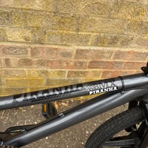 PIRANHA MERCY BMX IN GREY AND BLACK WITH MAT BALCK REAR STUNT PEGS - Image 7