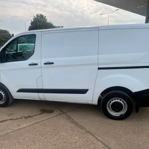 2020 Ford Transit Custom 2.0 300 EcoBlue Leader Panel Van 5dr Diesel Manual L1 H1 Euro 6 (s/s) (1... - Image 5