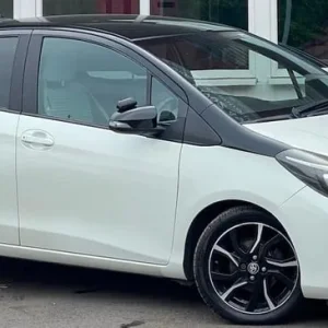 2016 Toyota Yaris 1.33 Dual VVT-i Design Hatchback 5dr Petrol Manual Euro 6 (99 ps) Hatchback Pet... - Image 3