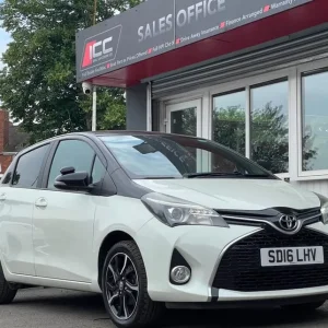 2016 Toyota Yaris 1.33 Dual VVT-i Design Hatchback 5dr Petrol Manual Euro 6 (99 ps) Hatchback Pet... - Image 6