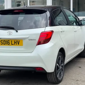 2016 Toyota Yaris 1.33 Dual VVT-i Design Hatchback 5dr Petrol Manual Euro 6 (99 ps) Hatchback Pet... - Image 7