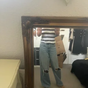 Large gold wall mirror - Image 2