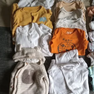 0-3 months unisex baby clothes bundle - Image 2