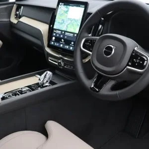 2025 Volvo XC60 2.0 T6 [350] PHEV Plus Dark 5dr AWD Geartronic ESTATE PETROL/ELECTRIC Automatic - Image 4