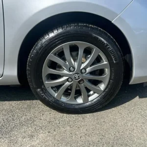 Toyota Yaris 1.33 Dual Vvt I Icon Hatchback 5dr Petrol Manual Euro 6 99 Ps - Image 3