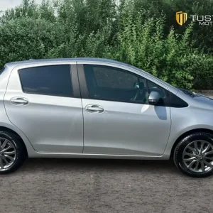 Toyota Yaris 1.33 Dual Vvt I Icon Hatchback 5dr Petrol Manual Euro 6 99 Ps - Image 8