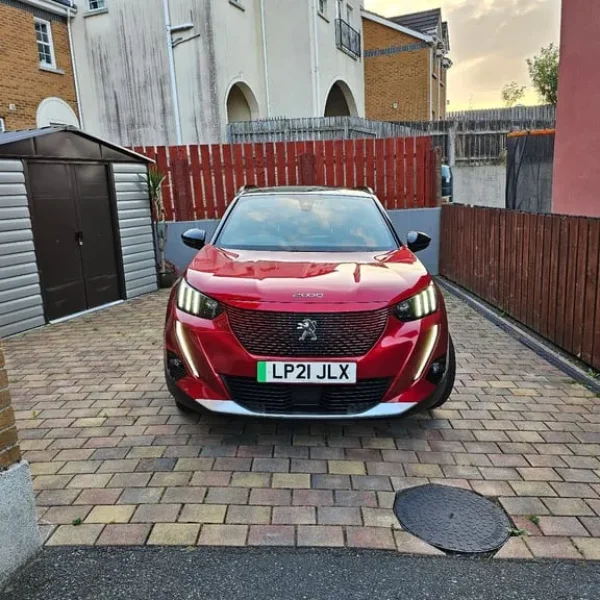 Peugeot, 2008 E GT. 2021 50 KWH. Bat. 136 HP Electric motor on the front axle.