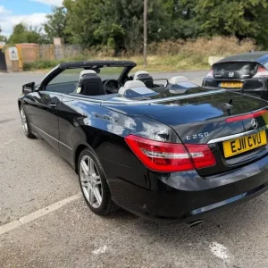 2011 Mercedes-Benz E-Class 2.1 E250 CDI BlueEfficiency Sport Cabriolet Tiptronic Euro 5 2dr CONVE... - Image 3