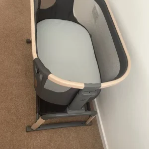 ‏Maxi-Cosi Iora Air bedside crib+ 3 Fitted Sheets (Full Set) - Image 5