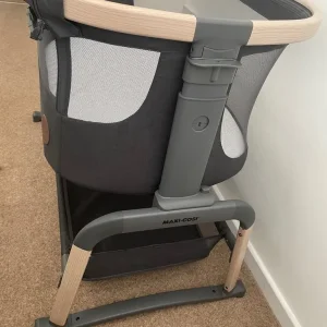 ‏Maxi-Cosi Iora Air bedside crib+ 3 Fitted Sheets (Full Set) - Image 7