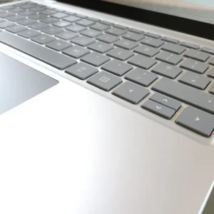 ❤️ Microsoft Surface Laptop Go 12.4” Touchscreen i5-1035G1 8GB RAM 256GB SSD Dolby Audio Platinum - Image 5