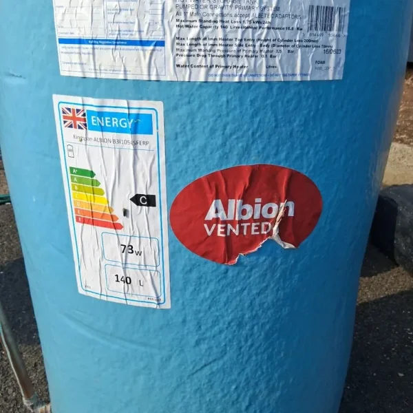 Hot water cylinder 140l