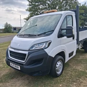 2021 Peugeot Boxer 2.2 BlueHDi Tipper 140ps CHASSIS CAB Diesel Manual - Image 2