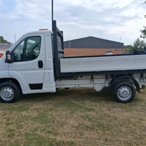 2021 Peugeot Boxer 2.2 BlueHDi Tipper 140ps CHASSIS CAB Diesel Manual - Image 3