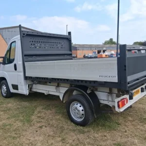 2021 Peugeot Boxer 2.2 BlueHDi Tipper 140ps CHASSIS CAB Diesel Manual - Image 4