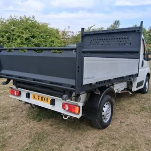 2021 Peugeot Boxer 2.2 BlueHDi Tipper 140ps CHASSIS CAB Diesel Manual - Image 6