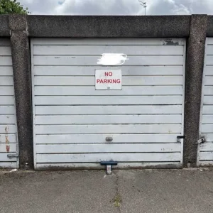 Garage to rent in London (SE25) | Stashbee - Image 2