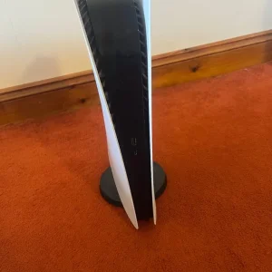 PS5 Two controllers - Image 2