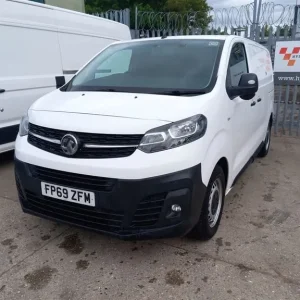 2019 Vauxhall Vivaro L1H1 2900 EDITION S/S AIR CON / RACKING SHELVING Box Van Diesel Manual - Image 2