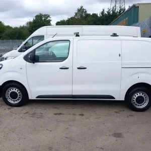 2019 Vauxhall Vivaro L1H1 2900 EDITION S/S AIR CON / RACKING SHELVING Box Van Diesel Manual - Image 4