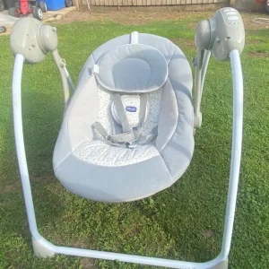 Chicco automatic baby swing (battery operated) - Image 3