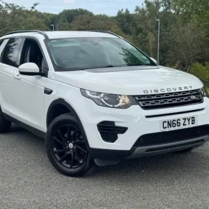 2016 Land Rover Discovery Sport 2.0 TD4 SE SUV 5dr Diesel Manual 4WD Euro 6 (s/s) (180 ps) ESTATE... - Image 2