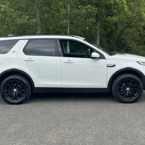 2016 Land Rover Discovery Sport 2.0 TD4 SE SUV 5dr Diesel Manual 4WD Euro 6 (s/s) (180 ps) ESTATE... - Image 6