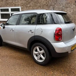 2013 MINI Countryman 1.6 Cooper 5dr HATCHBACK Petrol Manual - Image 3