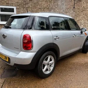 2013 MINI Countryman 1.6 Cooper 5dr HATCHBACK Petrol Manual - Image 4