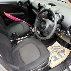 2013 MINI Countryman 1.6 Cooper 5dr HATCHBACK Petrol Manual - Image 7