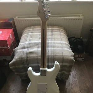 Squier Stratocaster by Fender - Image 3