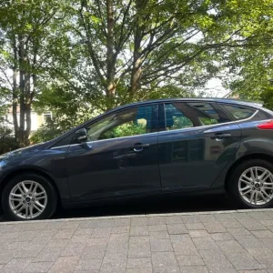 2013 Ford Focus 1.0 EcoBoost Titanium 5-door hatchback - Image 4