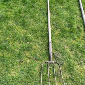 Vintage hay and manure forks set - Image 3