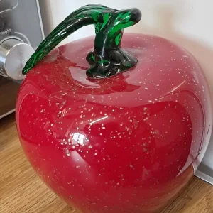 Vintage LARGE Red Glass Apple, home Decor,Vintage Hand Blown Glass. - Image 4