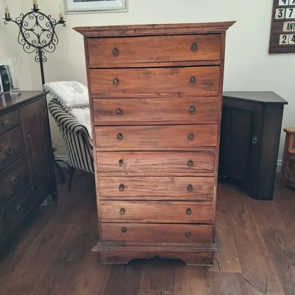 Chest of drawers