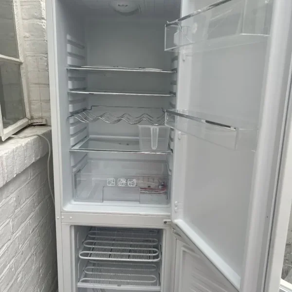 Fridge freezer quick sale £70