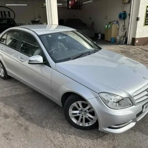 2014 Mercedes-Benz C-Class C180 BlueEFFICIENCY Executive SE 4dr Auto!! ULEZ FREE!! FULL HISTORY!!... - Image 5
