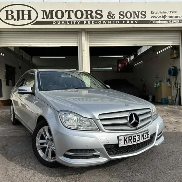 2014 Mercedes-Benz C-Class C180 BlueEFFICIENCY Executive SE 4dr Auto!! ULEZ FREE!! FULL HISTORY!!...