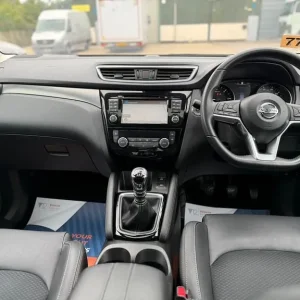 2018 Nissan Qashqai 1.5 dCi Tekna SUV 5dr Diesel Manual Euro 6 (s/s) (110 ps) SUV Diesel Manual - Image 2