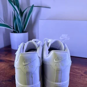 Nike Air Force 1 White Men's UK 9 Brand New - Image 4