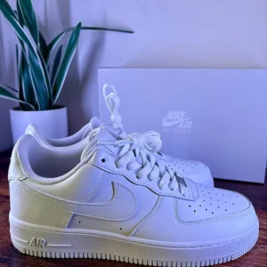 Nike Air Force 1 White Men's UK 9 Brand New - Image 5