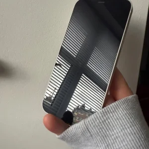 White Apple iPhone 12 64GB - Image 3