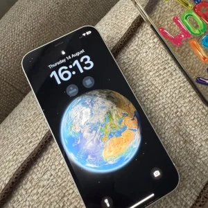 White Apple iPhone 12 64GB - Image 5