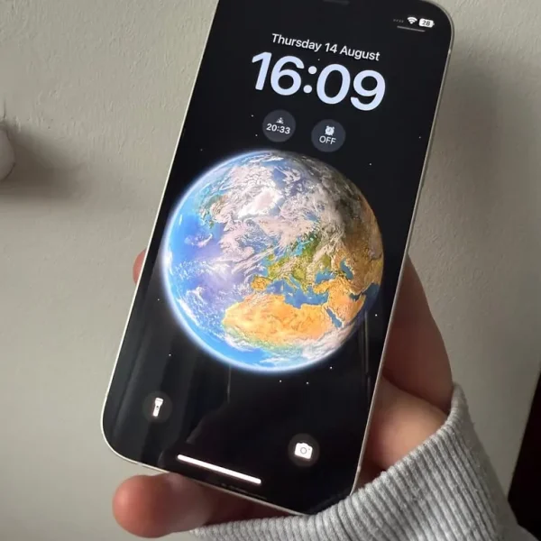 White Apple iPhone 12 64GB