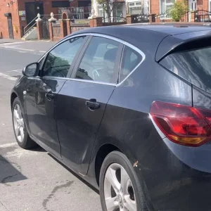 Vauxhall, ASTRA, Hatchback, 2011, Manual, 1686 (cc), 5 doors - Image 2