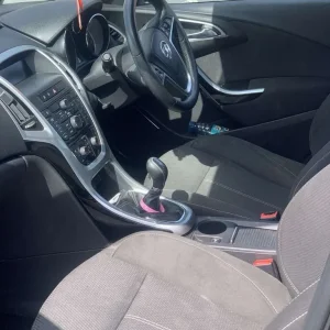 Vauxhall, ASTRA, Hatchback, 2011, Manual, 1686 (cc), 5 doors - Image 5