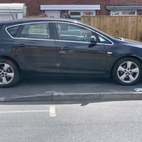 Vauxhall, ASTRA, Hatchback, 2011, Manual, 1686 (cc), 5 doors