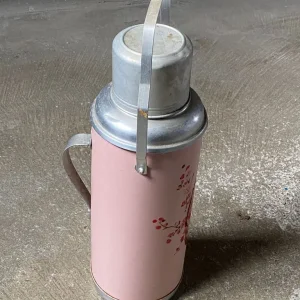 Vintage Chinese Thermos Vacuum Flask with Retro Design - Image 5