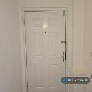 2 bedroom flat in Manor Street, Gillingham, ME7 (2 bed) (#2584301) - Image 3